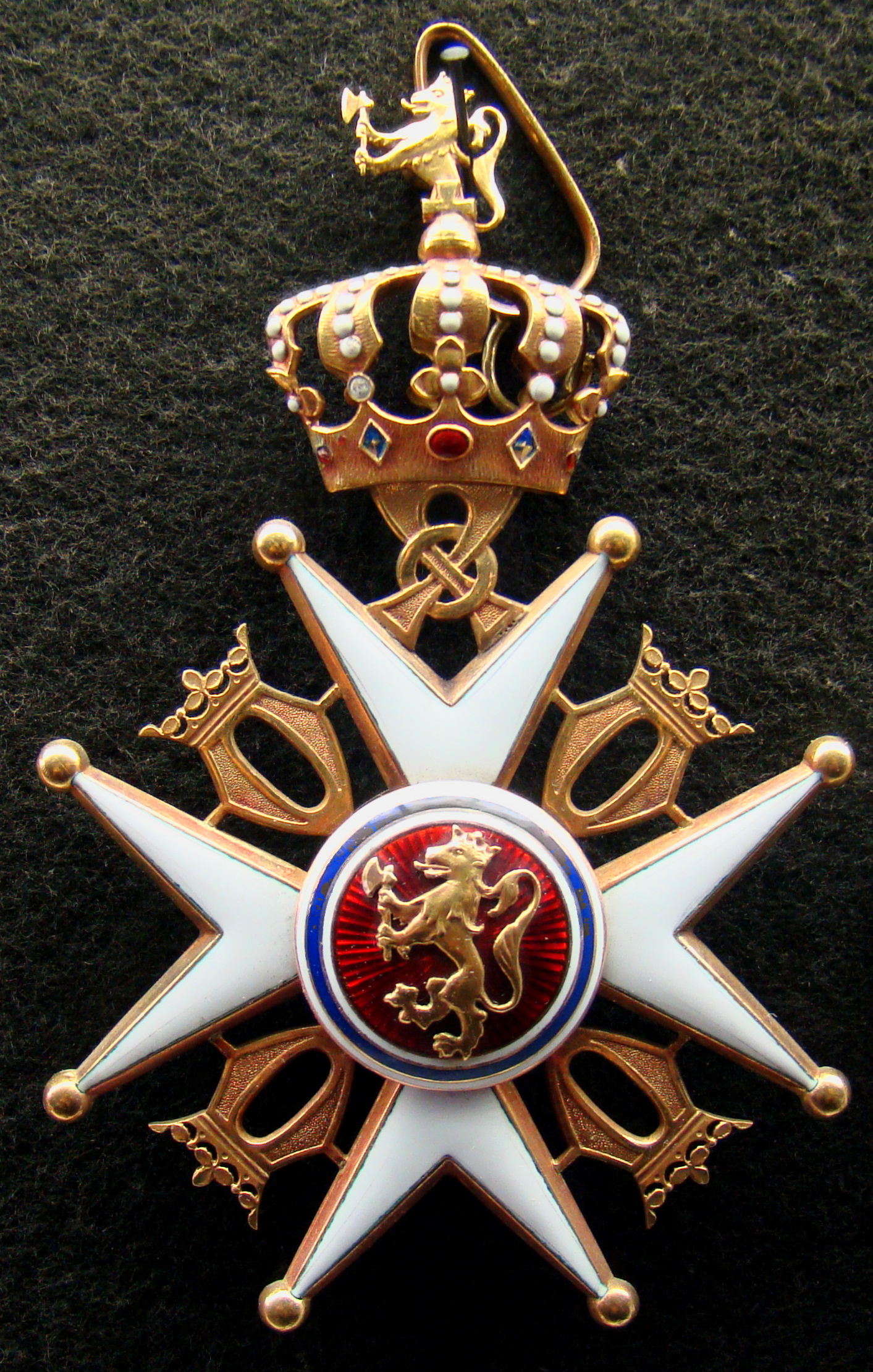 Photo of the Norwegian Knight of the 1st class order of the Royal Norwegian Order of St. Olav